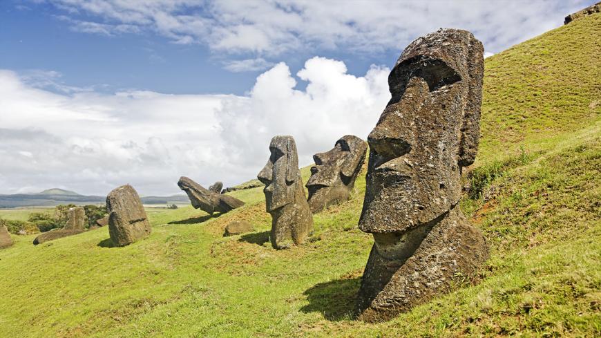 Moais